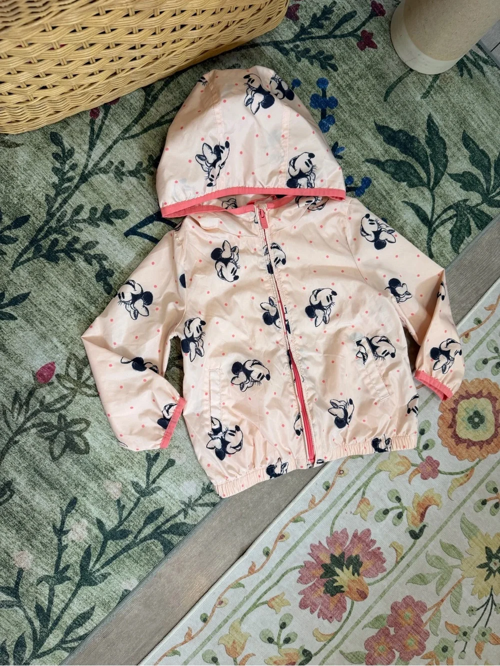 Gap Minnie Mouse Windbuster Size 4T Toddler girls Light Jacket Gap Disney Rain